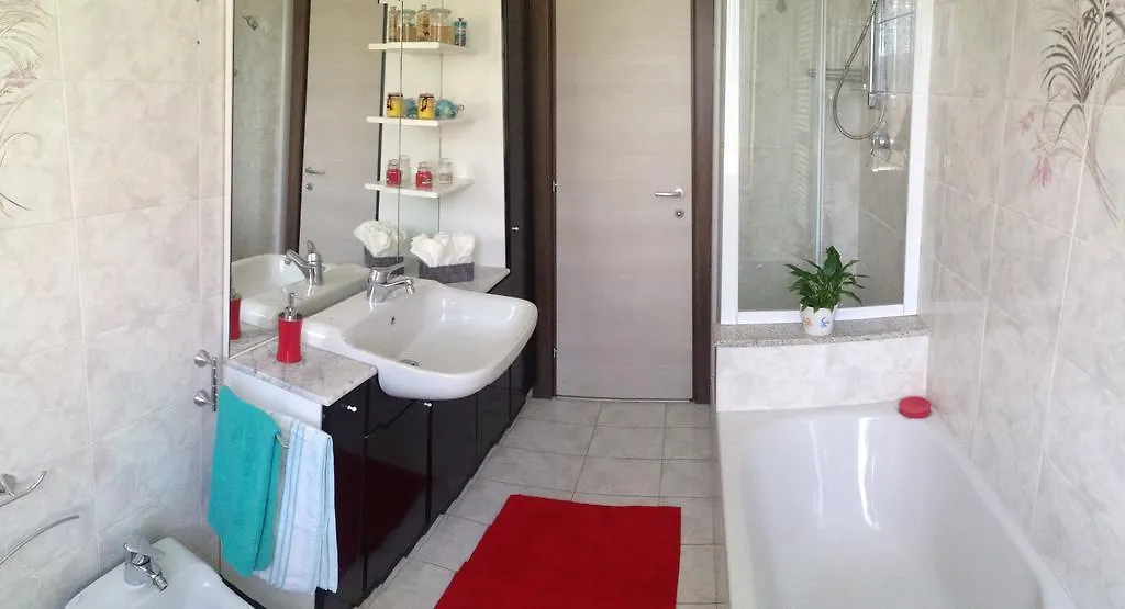 Grandi Cime Guest House Lecco 0*,  İtalya