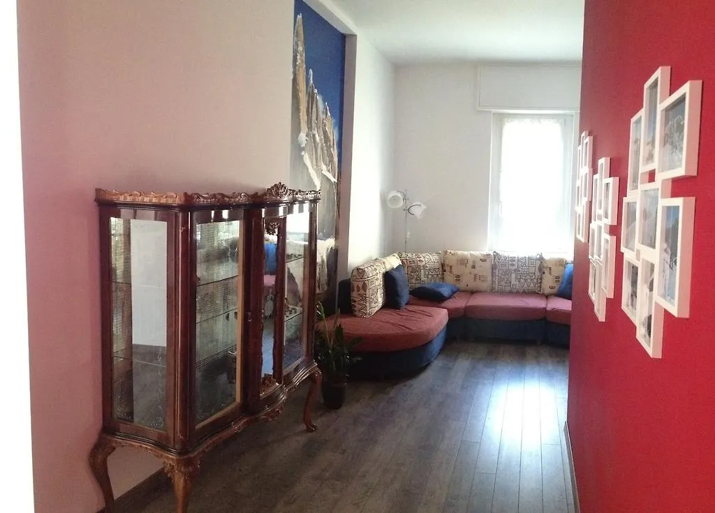 Grandi Cime Guest House Lecco 0*,  İtalya